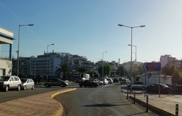 ΧΑΛΚΙΔΑ: Τροχαίο ατύχημα με τραυματισμό 28χρονου στη συμβολή των οδών Μακαρίου και Καραμανλή