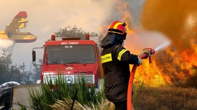 Σοβαρός κίνδυνος να αρπάξει φωτιά στην Εύβοια την Κυριακή