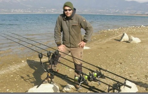 Τραγική κατάληξη είχαν οι έρευνες για 39χρονο ερασιτέχνη ψαρά - Είχε πέσει από βάρκα σε τεχνητή λίμνη