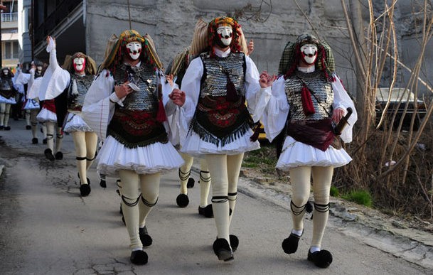 Έλα βρε Χαραλάμπη να σε παντρέψουμε