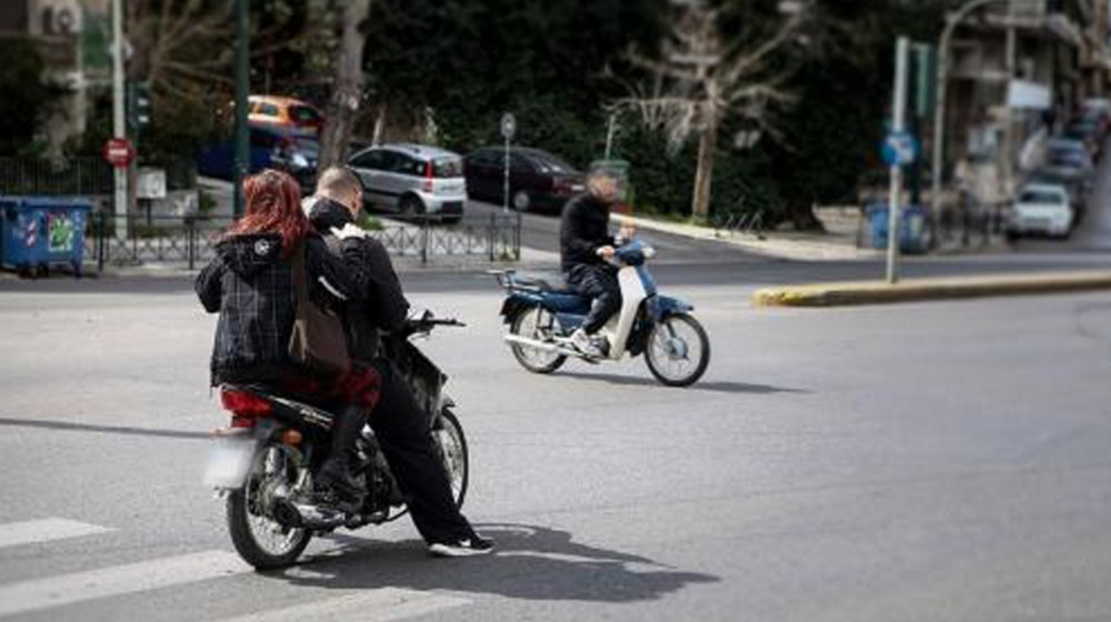 ΑΣΤΥΝΟΜΙΑ: 21 παραβάσεις για μη χρήση κράνους στη Στερεά Ελλάδα