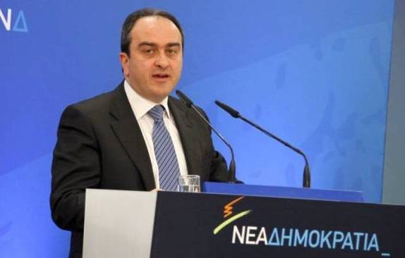 Παραλίγο να τον πιάσουν από το λαιμό για τις λαϊκές!
