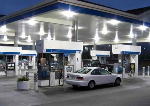 Τσιγγάνοι έδειραν ιδιοκτήτη βενζινάδικου