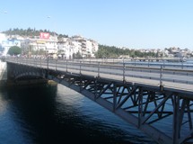 Ηλεκτρολογική εμπλοκή εμπόδιζε τη γέφυρα του Ευρίπου να κουμπώσει