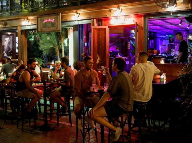ΔΙΑΣΚΕΔΑΣΗ: Μόνο για εμβολιασμένους όλοι οι κλειστοί χώροι από τις 16 Ιουλίου