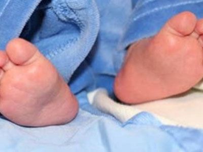 Βρέφος 17 ημερών βρέθηκε νεκρό στο κρεβατάκι του