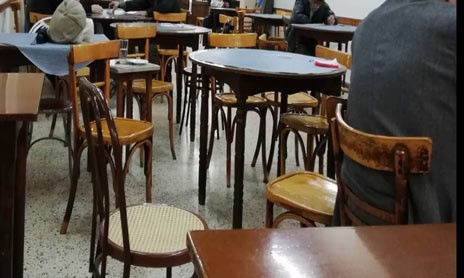 ΚΟΡΩΝΟΪΟΣ- ΣΤΕΡΕΑ ΕΛΛΑΔΑ: Σύλληψη και 3000 ευρώ πρόστιμο σε ιδιοκτήτρια καφενείου την Κυριακή - Πρόστιμο 300 ευρώ σε 9 πελάτες