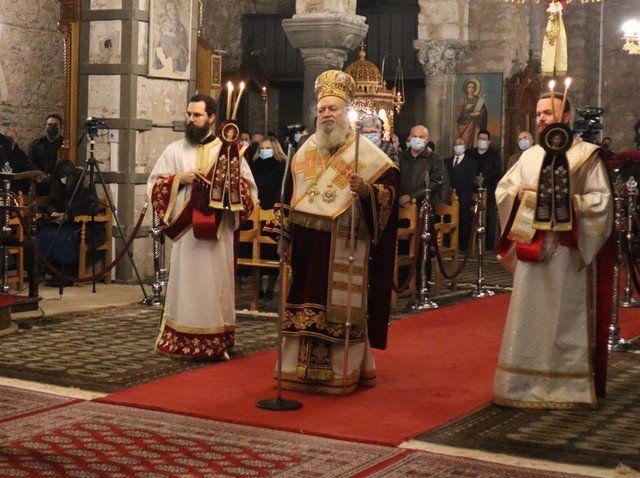 ΧΑΛΚΙΔΑ: Στο ναό της Αγίας Παρασκευής τα Χριστούγεννα λειτούργησε ο Μητροπολίτης