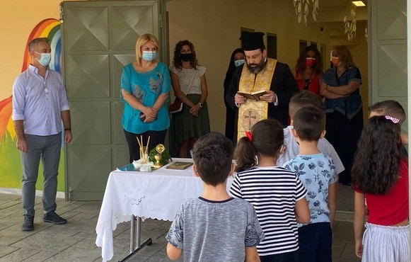ΧΑΛΚΙΔΑ: Στους Αγιασμούς τριών σχολείων παρέστη η Έλενα Βάκα