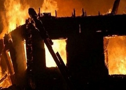 ΦΑΡΑΚΛΑ ΕΥΒΟΙΑΣ: Φωτιά κατέστρεψε την αποθήκη της κοινοτάρχησας η οποία κάνει λόγο για εμπρησμό