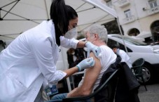 Που θα βλέπουν οι ανεμβολίαστοι άνω των 60 ετών εάν τους έχει επιβληθεί το πρόστιμο των 100 ευρώ