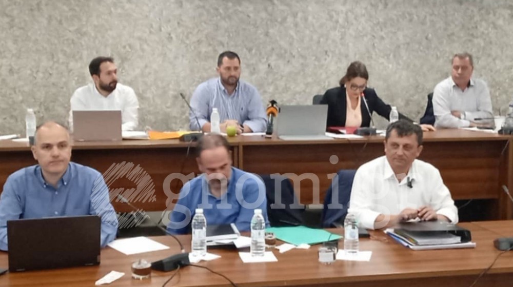 ΠΕΡΙΦΕΡΕΙΑΚΟ ΣΥΜΒΟΥΛΙΟ: Εξαντλητική συνεδρίαση χωρίς ουσία