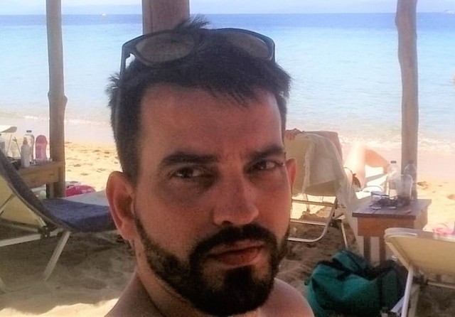 ΣΚΙΑΘΟΣ: Σκοτώθηκε σε τροχαίο ο γνωστός κομμωτής Χρήστος Γρηγοριάδης