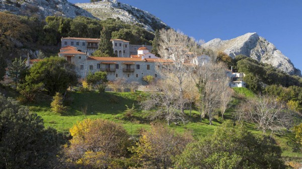 ΚΥΜΗ: Με λαμπρότητα η πανήγυρη της Μονής Μεταμόρφωσης του Σωτήρος