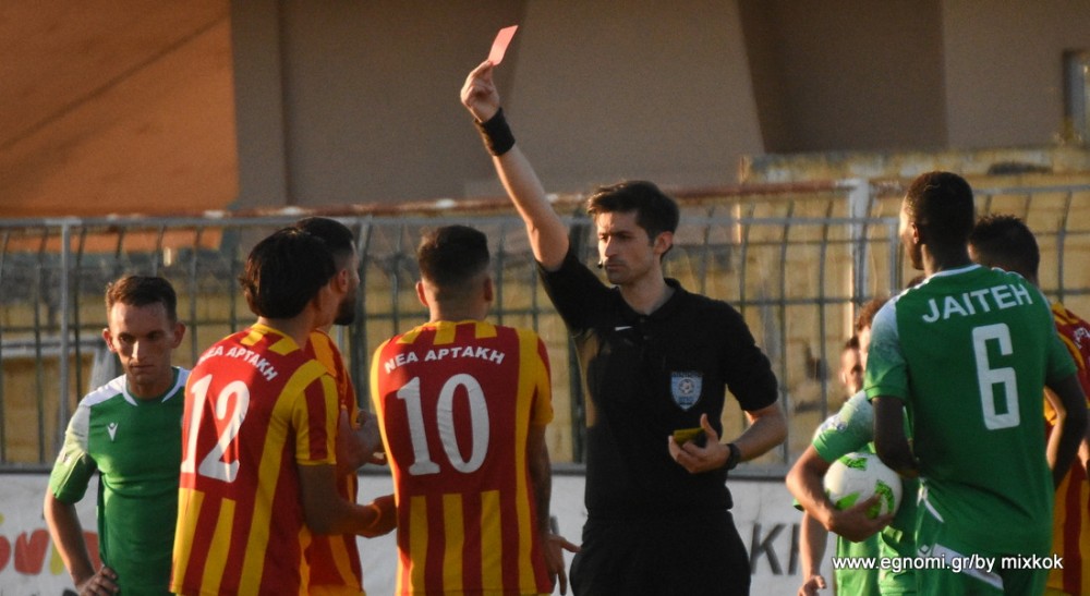ΑΡΤΑΚΗ-ΠΑΝΑΡΓΕΙΑΚΟΣ (στην παράταση) 2-3 (ΚΥΠΕΛΛΟ): Μέσα σε δυο λεπτά ...έφαγε δυο κόκκινες και το γκολ της ήττας