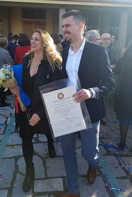 Ευτυχισμένη μαμά η Σοφία Χονδρογιάννη καμάρωσε το γιο της να παίρνει πτυχίο