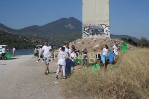 ΧΑΛΚΙΔΑ: Εθελοντές καθάρισαν το αλσύλλιο της Αγίας Μαρίνας