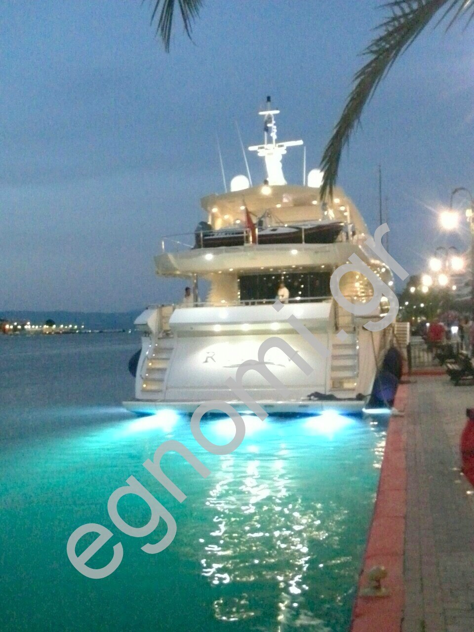 Κυριακάτικη βόλτα στα νερά της Χαλκίδας