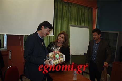 Ήρθε με άδεια χέρια και έφυγε με γεμάτα ο υφυπουργός Δημήτρης Μπαξεβανάκης