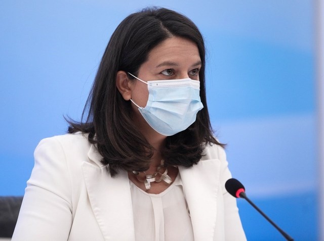 Το γράμμα μαθήτριας στον Αγιο Βασίλη που συγκίνησε την Κεραμέως