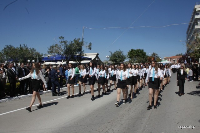 ΠΑΡΕΛΑΣΗ 25η ΜΑΡΤΙΟΥ ΧΑΛΚΙΔΑ: Ολα τα γυμνάσια
