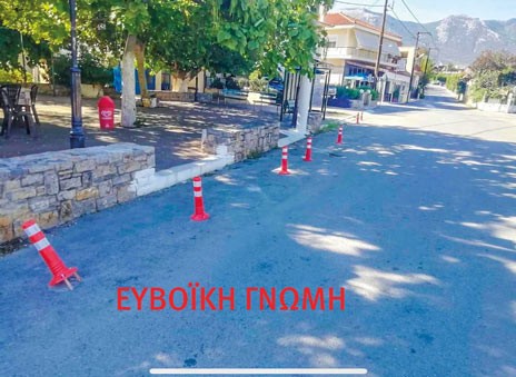 KAΛΛΙΘΕΑ ΑΜΑΡΥΝΘΟΥ: Βάζουν κολονάκια πάνω στην πλατεία