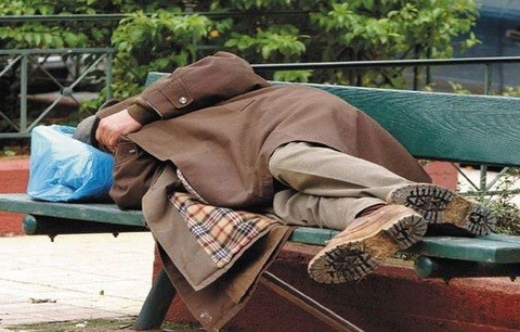 Το Εργατικό Κέντρο κρούει κώδωνα κινδύνου για τους άστεγους της Χαλκίδας