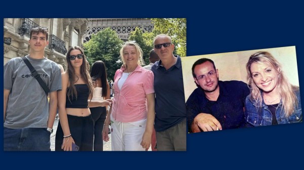 Με ... ΠΑΣΟΚ και οικογένεια γιόρτασε τα 21 χρόνια γάμου ο Θανάσης Ζεμπίλης