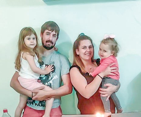 ΟΙΚΟΓΕΝΕΙΑ ΜΠΕΝΙΣΗ: Αγωνία μέχρι τέλους για τον πρίγκιπά τους