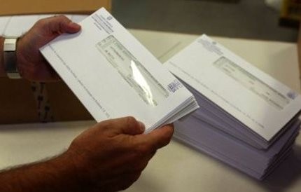 Η Τρόϊκα μπλοκάρει την ρύθμιση των χρεών στην Εφορία