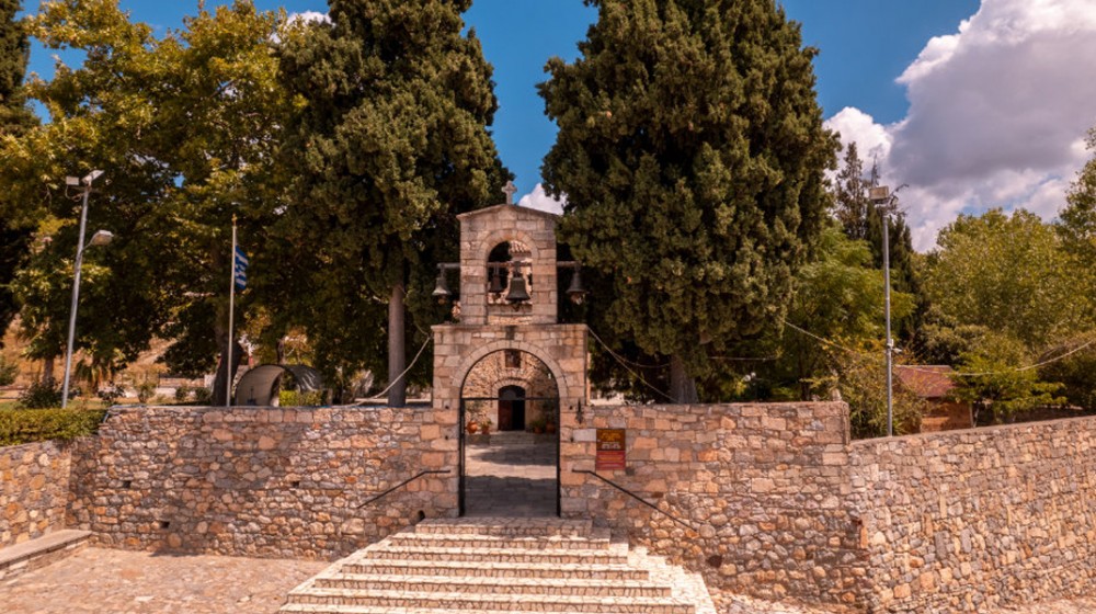 ΦΥΛΛΑ ΧΑΛΚΙΔΑΣ: Πανηγύρι με ευλογημένο φαγητό στη Μονή Αγίου Γεωργίου Αρμά