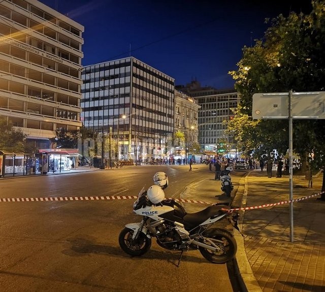 Ξέχασε μία κατσαρόλα πάνω στο μηχανάκι του και στην ΕΛΑΣ ...σήμανε συναγερμός
