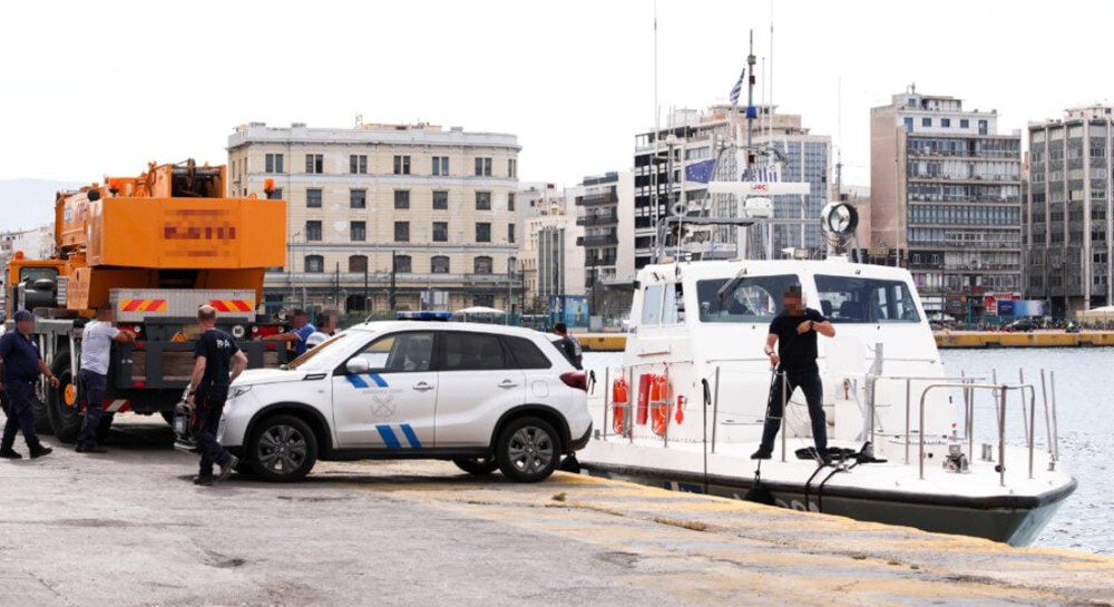 ΠΕΙΡΑΙΑΣ: Ταξί έπεσε στο λιμάνι - Νεκρός ο οδηγός
