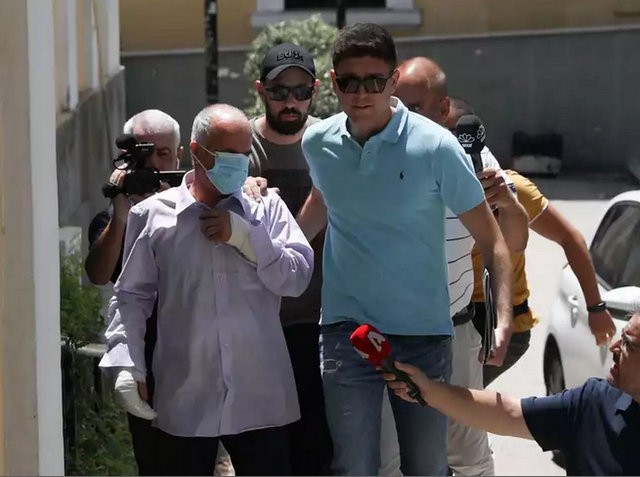 ΓΥΝΑΙΚΟΚΤΟΝΙΑ ΚΟΥΚΑΚΙ: Θόλωσε όταν του είπε η εν διαστάσει σύζυγός του ότι θα πάει διακοπές με το φίλο της