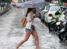 ΚΑΙΡΟΣ: Έκτακτο δελτίο επιδείνωσης με βροχές, καταιγίδες και πτώση θερμοκρασίας