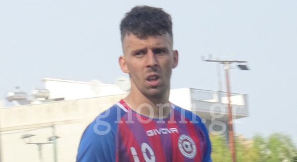 Δημήτρης Ζουζουλής: Η ...προφητική φωτογραφία που σκοράρει με τη φανέλα της Αιδηψού!