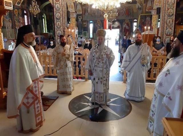 Στο Βατώντα λειτούργησε την Κυριακή ο Μητροπολίτης
