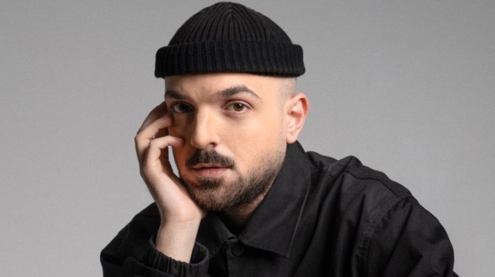 APON: Δίνει την αμοιβή από συναυλία του για αναστήλωση εκκλησίας στον τόπο καταγωγής του (VIDEO)