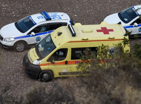 Γυναίκα βρέθηκε νεκρή μέσα στο αυτοκίνητο της