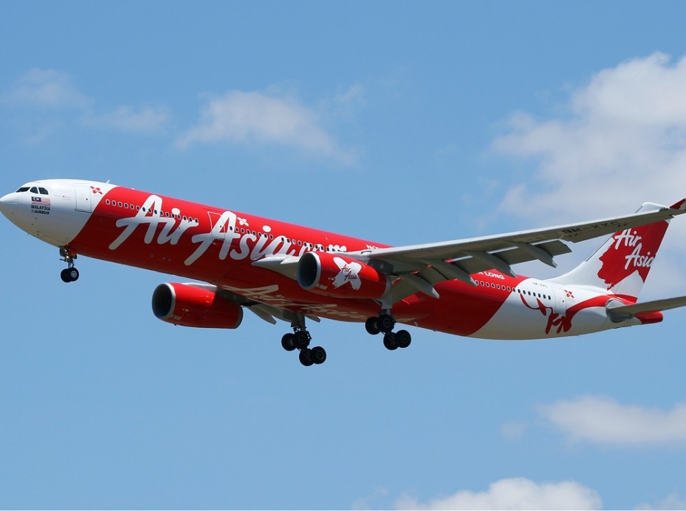 Αγωνία και για το χαμένο αεροπλάνο της Air Asia