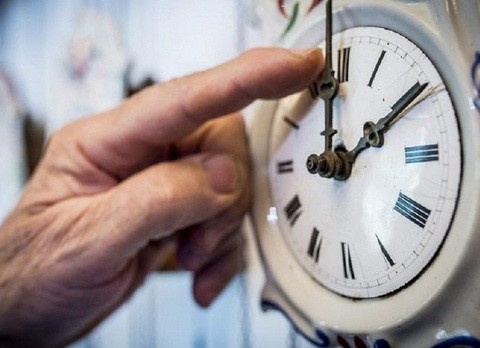Αλλάζει η ώρα σε χειμερινή την Κυριακή