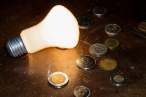 Νέα μέτρα: 42 ευρώ η επιδότηση ρεύματος και 20 ευρώ για φυσικό αέριο
