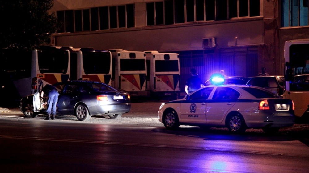 ΧΑΛΚΙΔΑ: Πολυτελές τζιπ πήρε σβάρνα αμάξια και κατέληξε στη βάση της Υψηλής Γέφυρας