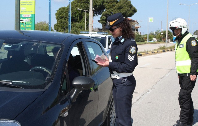 Δέκα συλλήψεις για τροχαίες παραβάσεις