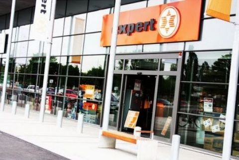 Κινδυνεύει η Expert
