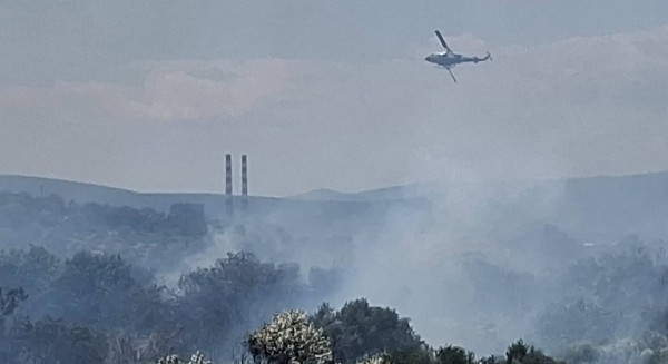 Οριοθετήθηκε η φωτιά στο Αλιβέρι