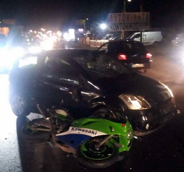 ΧΑΛΚΙΔΑ: Σύγκρουση μοτοσικλέτας με ΙΧ αυτοκίνητο στην Έξω Παναγίτσα