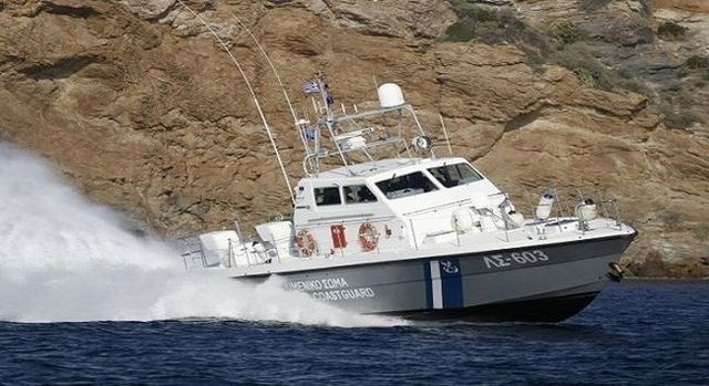 Θερμό επεισόδιο στο Αιγαίο με λιμενικούς και Τούρκο διακινητή