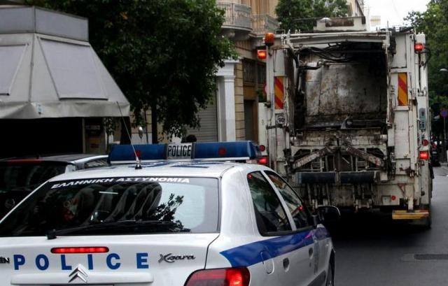 ΜΕΝΙΔΙ: Τραυμάτισαν με πέτρα υπάλληλο απορριμματοφόρου
