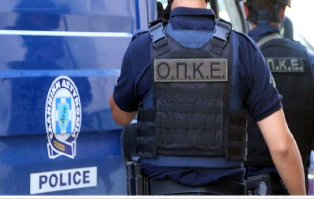Συνελήφθησαν 17 άτομα σε αστυνομική εξόρμηση στη Στερεά Ελλάδα